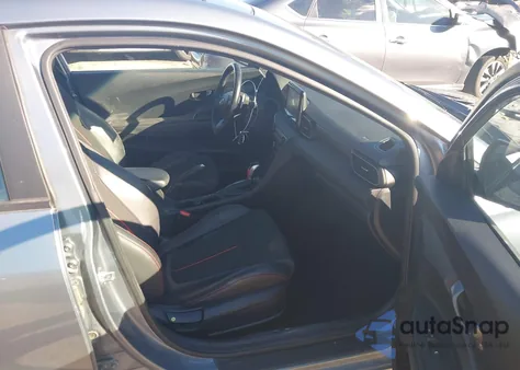 2019 Hyundai Veloster 2.0 Premium z USA, uszkodzony, nr VIN KMHTG6AFXKU015885